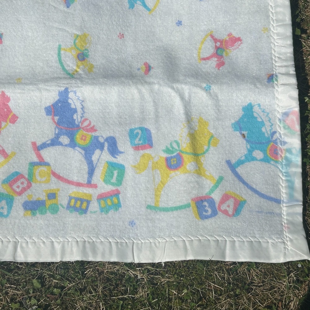 Vintage‎ 1987 Baby Blanket Rocking Horse Soft Care Large Satin Trim White Pink - Picture 5 of 9